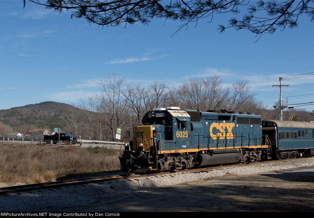 CSXT 6025 Leads W001 at Dixfield